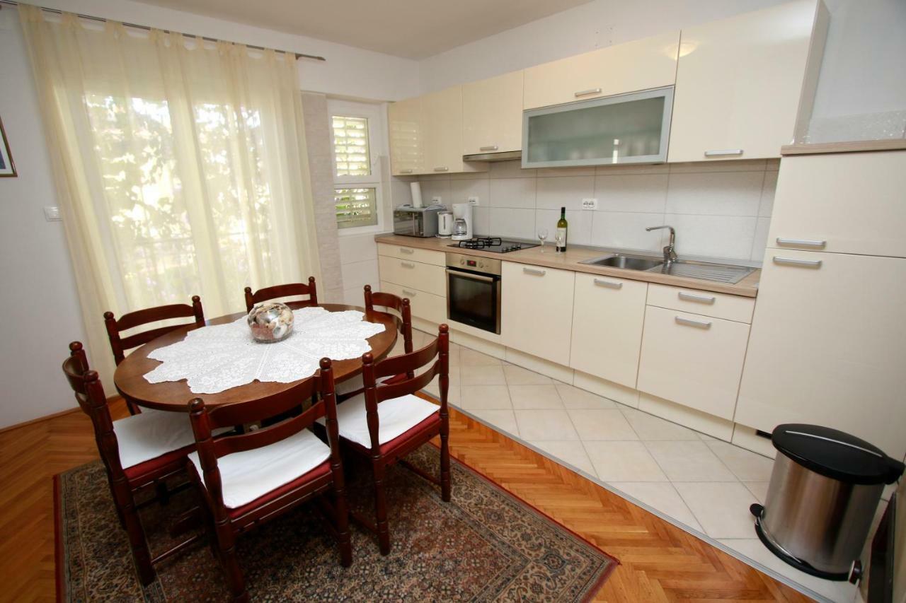 Villa Grozdic Макарска Екстериор снимка